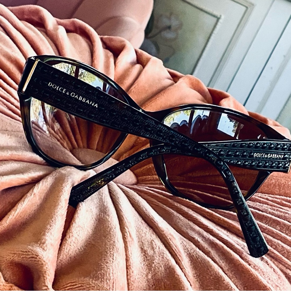 Dolce & Gabbana Glossy Brown Tortoiseshell Logo Temple Sunglasses AUTHENTIC